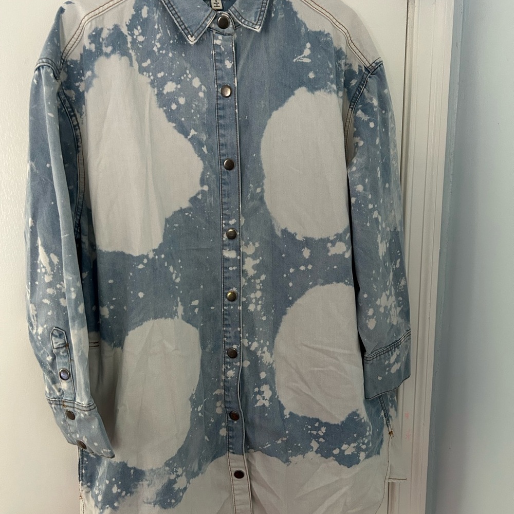 Easel Blue and White Lightweight Shirt Dress with Artistic Pattern